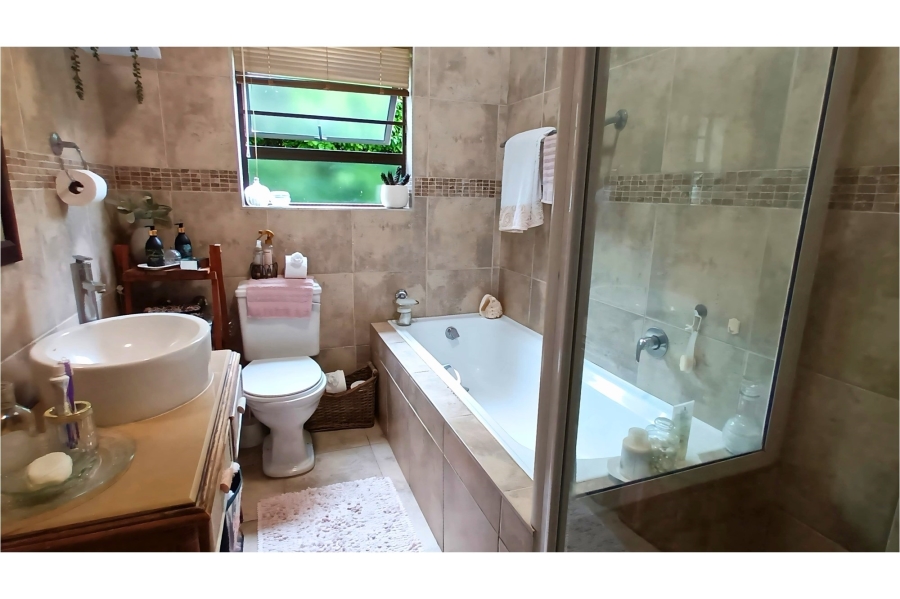 5 Bedroom Property for Sale in Blue Bend Eastern Cape